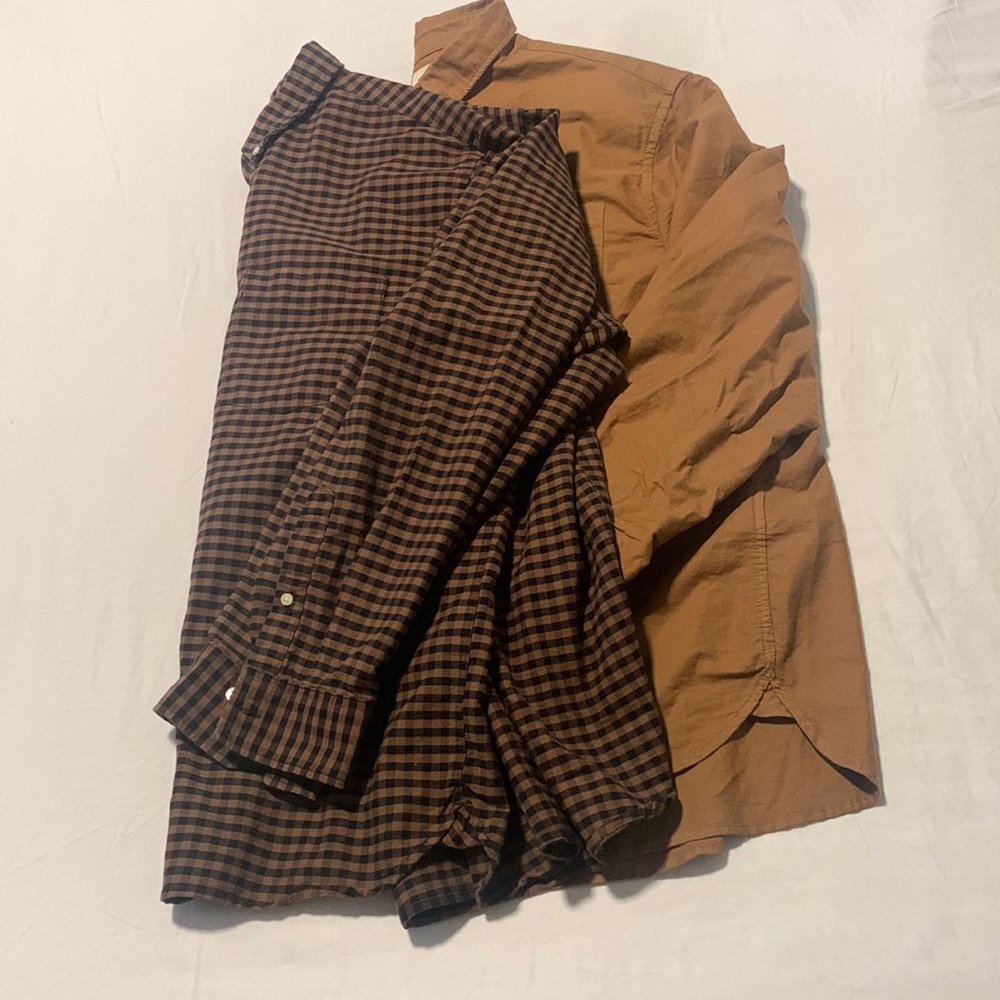Two Long Sleeve H&M Button Up Shirts Tan and Blue XXL